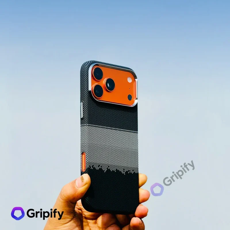 Carbon Fiber Texture MagSafe Case - Polar Peak - Image 3