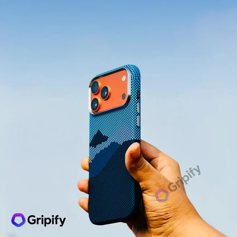 Luxo Carbon Fiber Texture MagSafe Case for iPhone 17 Pro Max - Mountain Blue