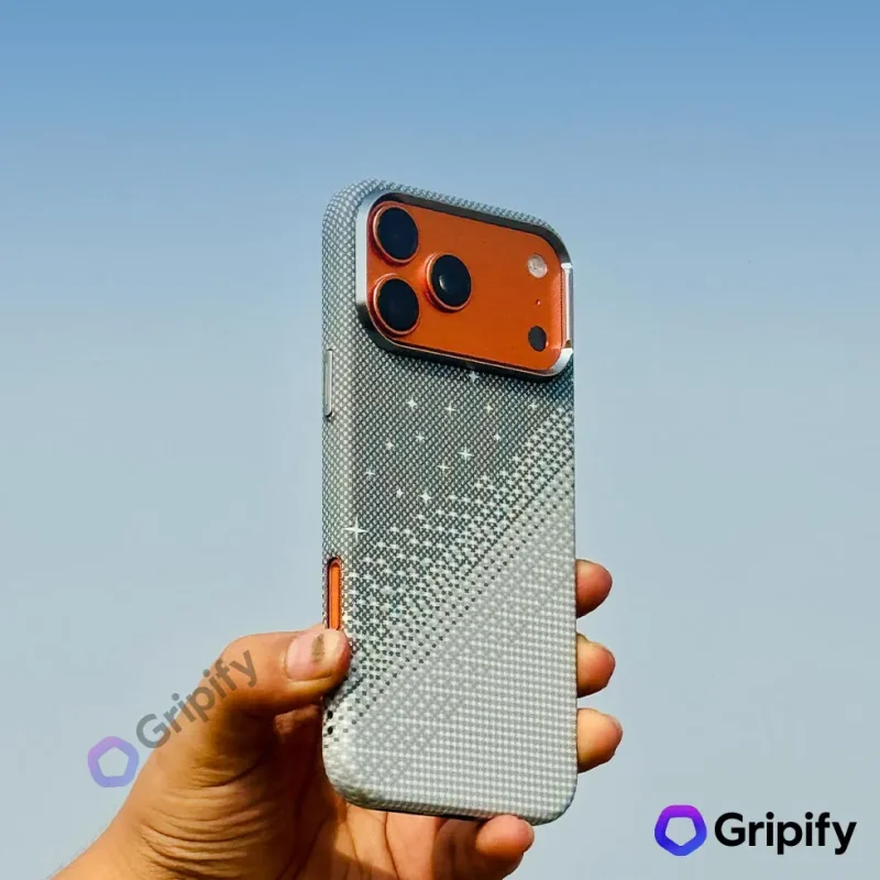 Carbon Fiber Texture MagSafe Case - Lunar Silver - Image 3