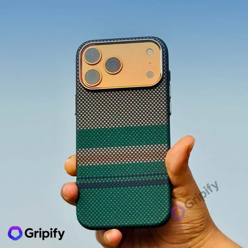 Carbon Fiber Texture MagSafe Case - Emerald Horizon - Image 2