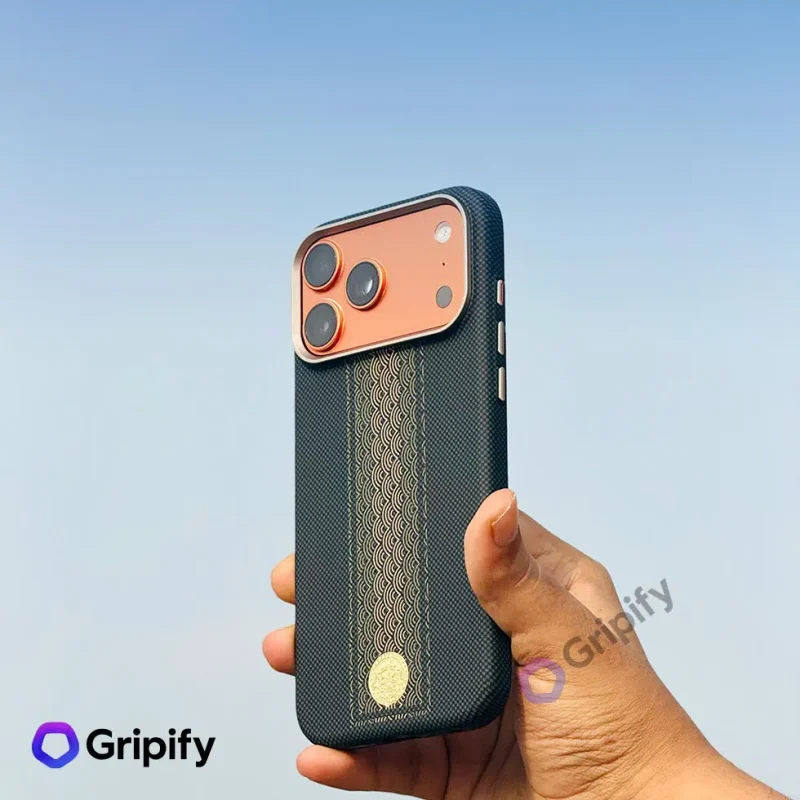 Carbon Fiber Texture MagSafe Case - Golden Weave